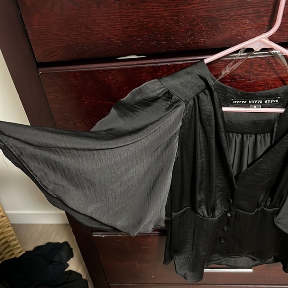 Shiny blouse - Picture 2 of 3